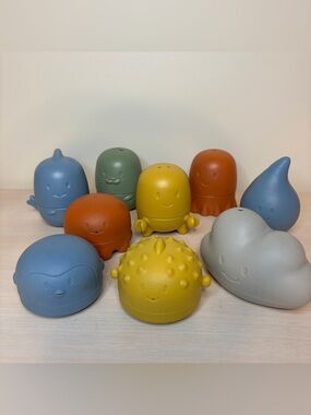 Ubbi Baby Silicone Mold Free Interchangeable Mix & Match Bath / Water Play Toys